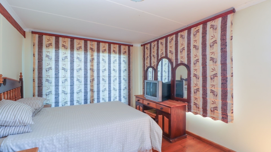 10 Bedroom Property for Sale in Dana Bay Western Cape